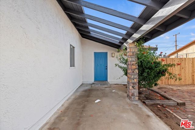 6042 Cahuilla Avenue,  CA: https://media.crmls.org/mediaz/c0426eff-3f57-4f23-8925-60ad6c533517.jpg