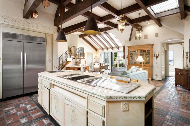 Detail Gallery Image 25 of 60 For 1879 Viking Way, La Jolla,  CA 92037 - 5 Beds | 5/1 Baths