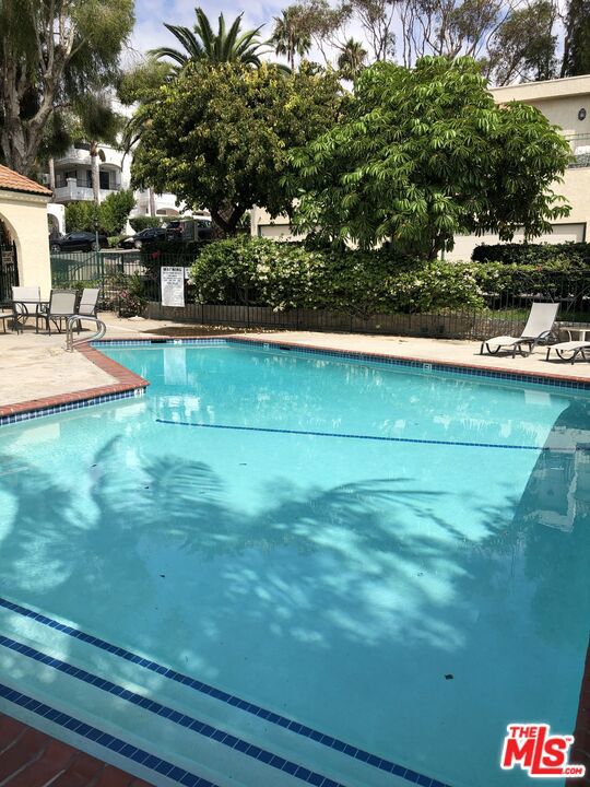 6471 Kanan Dume Road, Malibu CA: https://media.crmls.org/mediaz/c042d653-fe32-4b63-b48e-7c3aa5822c4a.jpg
