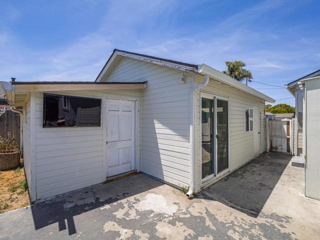 27 Burchell Avenue, Freedom CA: https://media.crmls.org/mediaz/c04324da-d872-44fd-9404-eabda49c21d8.jpg
