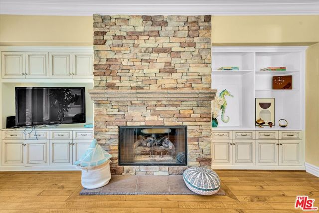 29734 Mulholland Highway, Agoura Hills CA: https://media.crmls.org/mediaz/c0433fb0-d5ba-40a0-b00c-14b744b4646a.jpg