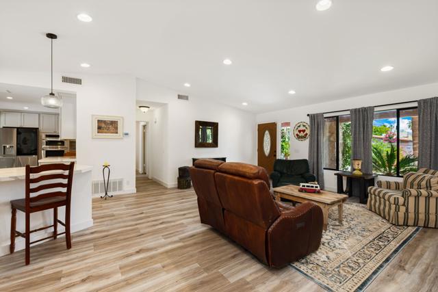 74619 Fairway Drive, Palm Desert CA: https://media.crmls.org/mediaz/c0439046-bde0-4529-bf37-968c00bc8da2.jpg