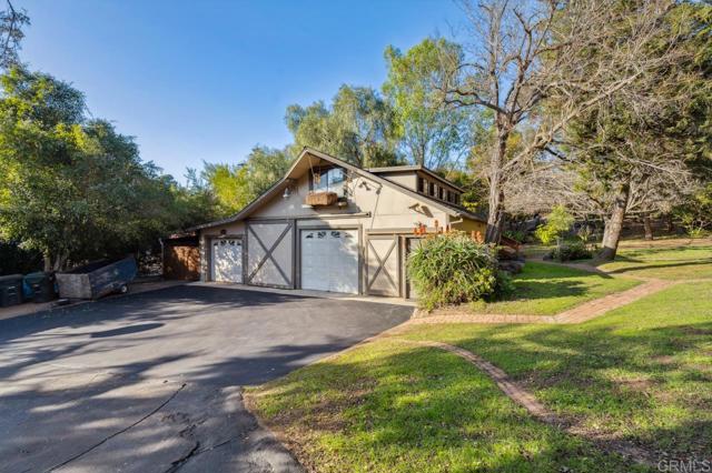10880 Hess Drive, La Mesa CA: https://media.crmls.org/mediaz/c04434dd-a11e-4fab-9fa2-3096b7599cd3.jpg