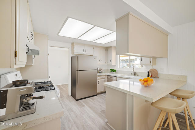 261 Hiram Avenue, Newbury Park CA: https://media.crmls.org/mediaz/c044c45d-93fe-4481-bcc8-bc283d29977f.jpg