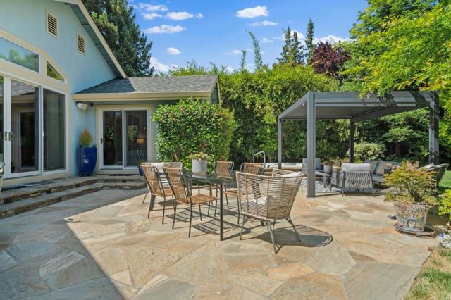 989 Lane Avenue, Mountain View CA: https://media.crmls.org/mediaz/c0450822-bd9c-46e9-80f2-fede251177e5.jpg