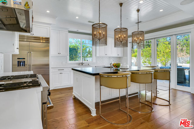 19633 Wells Drive, Tarzana CA: https://media.crmls.org/mediaz/c045c439-bded-42b0-b9cf-f8ce7f2003bf.jpg