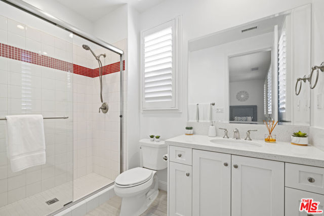20162 W Cromwell Way, Porter Ranch CA: https://media.crmls.org/mediaz/c045fdeb-87ee-43f1-a2a4-70b5cf3a9727.jpg