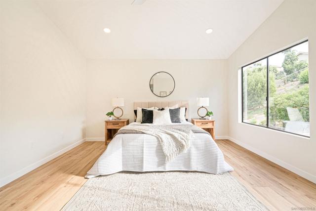 2064 White Birch Dr, Vista CA: https://media.crmls.org/mediaz/c046441d-5846-4d43-b2aa-5ba8adda3612.jpg