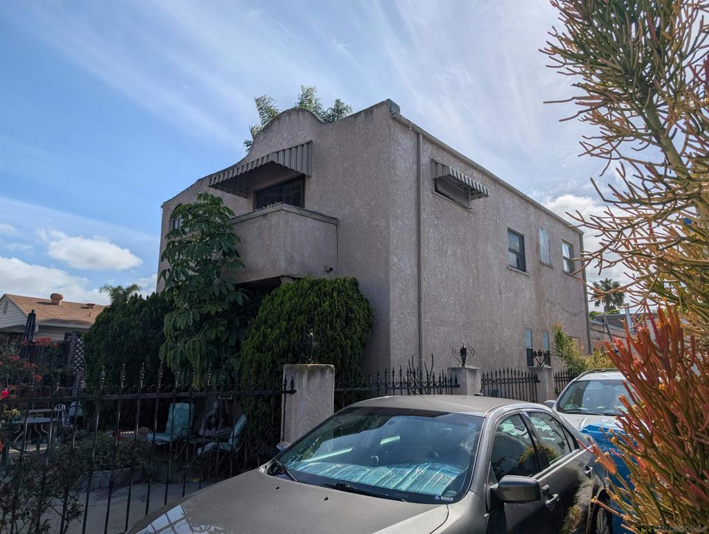 4420 38th St - photo 2