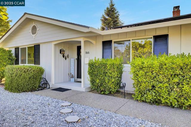 166 Madelia Place, San Ramon CA: https://media.crmls.org/mediaz/c0478907-73de-4e83-8f6e-46e687a46449.jpg