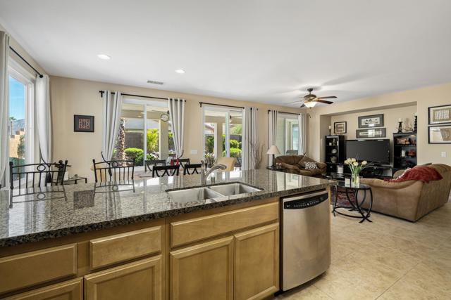 81497 Golden Poppy Way, La Quinta CA: https://media.crmls.org/mediaz/c047e400-3126-44e0-8637-82727e952925.jpg