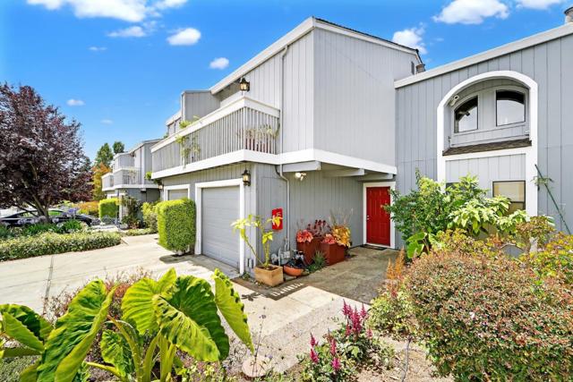 1757 30th Avenue, Santa Cruz CA: https://media.crmls.org/mediaz/c048ca03-150b-4d24-82a0-c16aa0802ba0.jpg