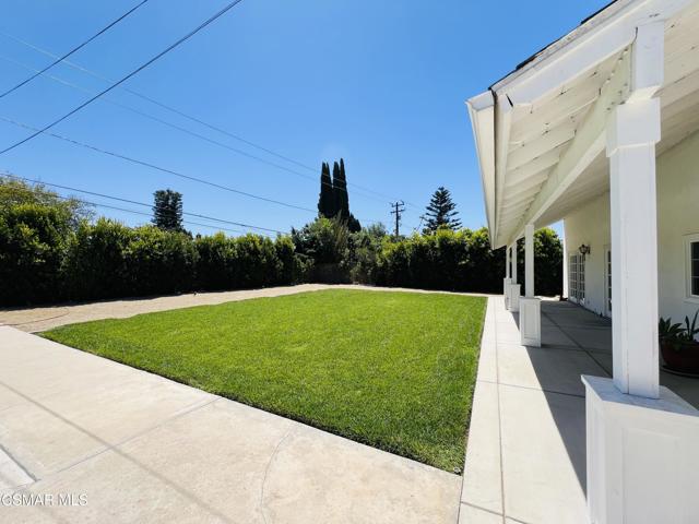 1574 Norwich Avenue, Thousand Oaks CA: https://media.crmls.org/mediaz/c049362d-2be7-4d66-a0d8-31f0985f6fca.jpg