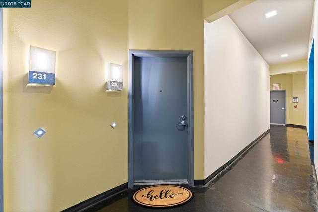 1200 65Th St, Emeryville CA: https://media.crmls.org/mediaz/c049e79f-4b7e-4c07-b350-769a57a4f2fc.jpg