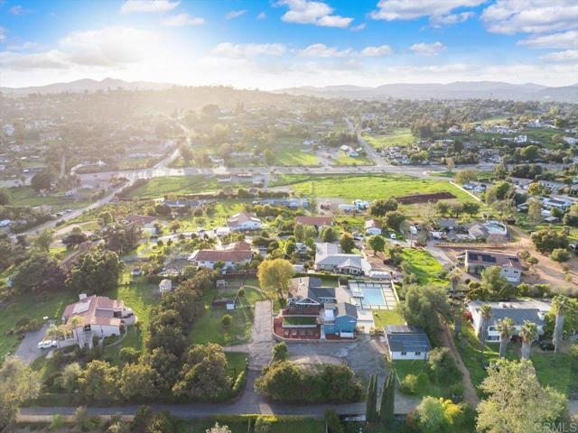 1420 Idaho Ave, Escondido CA: https://media.crmls.org/mediaz/c04a3cee-d725-42e1-86c8-6bbf3ea527d9.jpg