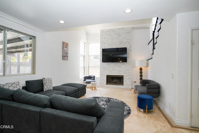 Detail Gallery Image 17 of 32 For 2716 Windcrest Pl, Oxnard,  CA 93036 - 4 Beds | 3/1 Baths