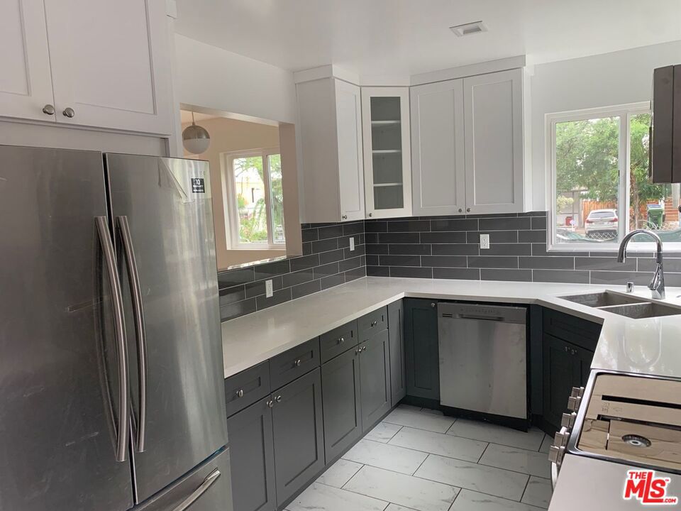 1622 S Carmelina Avenue, Los Angeles, CA 90025