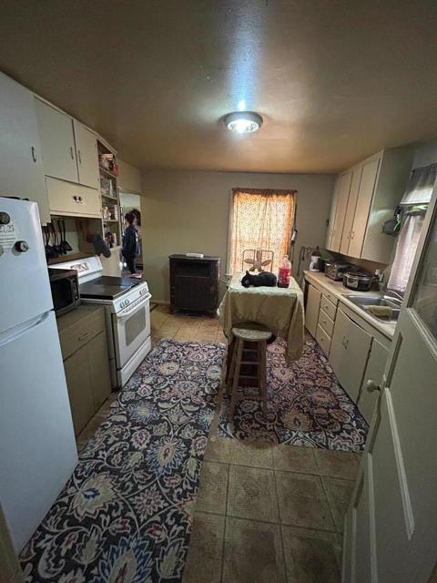 31 10th Street, Greenfield CA: https://media.crmls.org/mediaz/c04a8f5d-080e-469e-9908-2842a938d33c.jpg