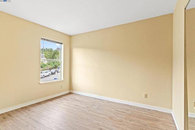 104 Bridgeview Ct, Crockett CA: https://media.crmls.org/mediaz/c04aa6ce-94bd-41f2-80cc-18e5b1e8faf9.jpg