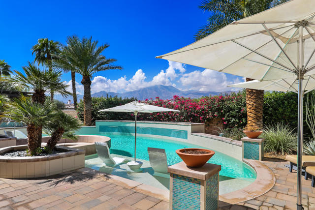 54780 Damascus Drive, La Quinta CA: https://media.crmls.org/mediaz/c04b1f32-86ac-44eb-8da6-12fcf23ef81b.jpg
