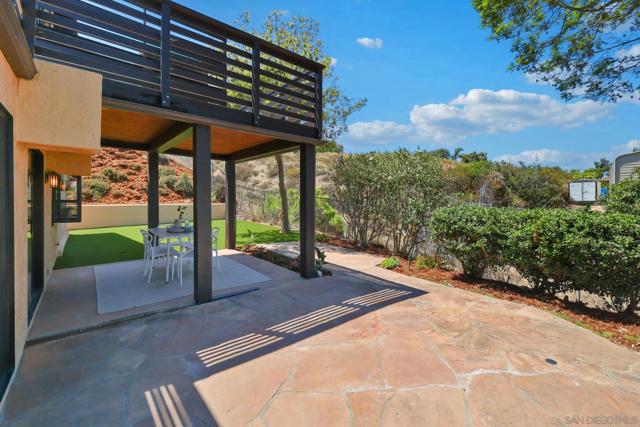 974 Via Hillview, Fallbrook CA: https://media.crmls.org/mediaz/c04b1feb-255a-4e93-8ac3-a059de504b41.jpg