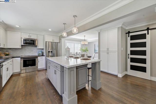 103 Baldwin Dr, Danville CA: https://media.crmls.org/mediaz/c04c5d05-ce21-4c8f-bf26-8d3b9837dcfc.jpg