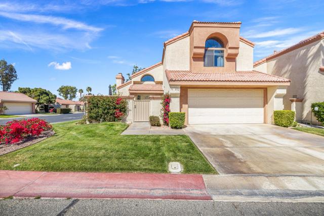 76892 Joetta Place, Palm Desert CA: https://media.crmls.org/mediaz/c04e6d43-f6ce-4bf9-b06e-12f9862b6447.jpg