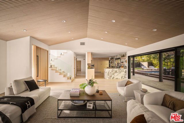 12939 Addison Street photo 3