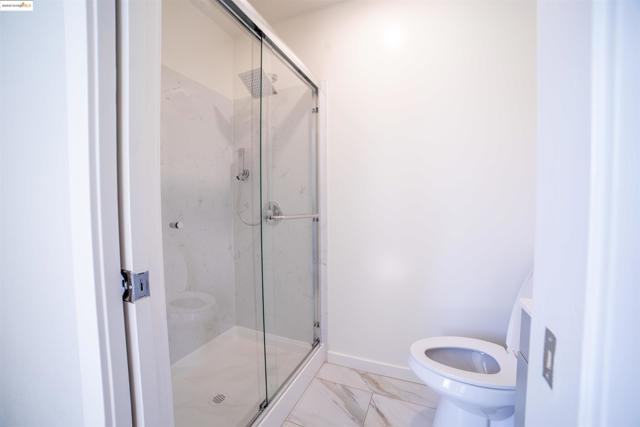 3517 Allendale Ave, Oakland CA: https://media.crmls.org/mediaz/c04fc148-d649-445d-b333-76ac334a048c.jpg