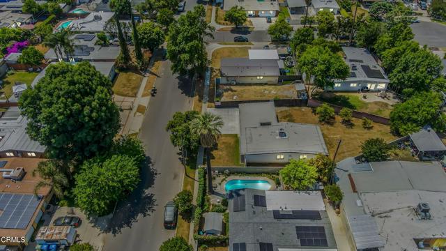 7745 Geyser Avenue, Reseda CA: https://media.crmls.org/mediaz/c050dc18-dc40-49d1-879b-c6186a7f5bde.jpg