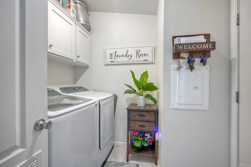 2700 E Valley Pkwy - photo 9