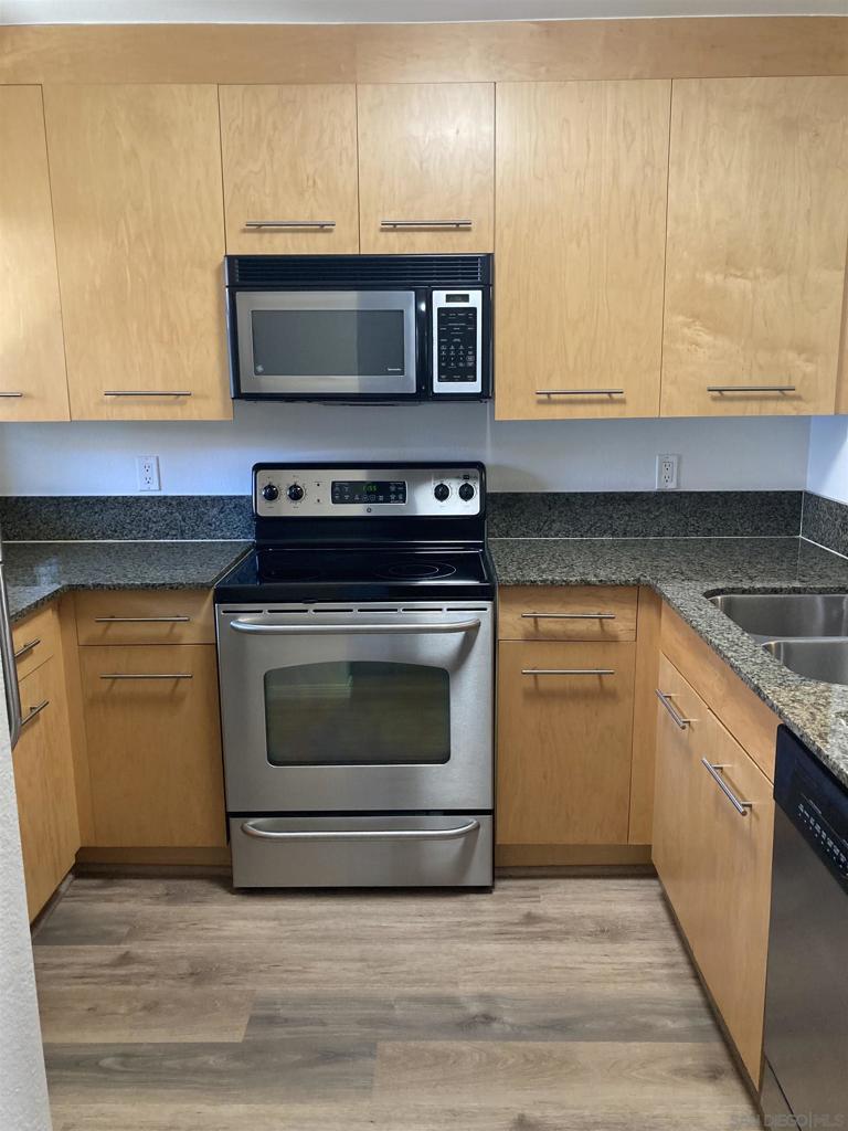 7405 Charmant Drive - photo 8