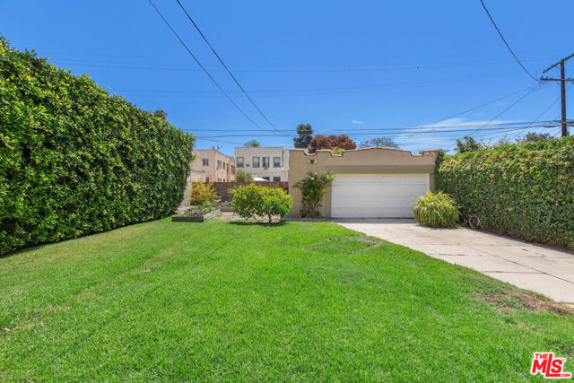 1628 Sycamore Avenue, Los Angeles, California 90019, 2 Bedrooms Bedrooms, ,1 BathroomBathrooms,Single Family Residence,For Sale,Sycamore,24372563