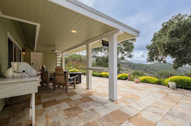 11394 Saddle Road, Monterey CA: https://media.crmls.org/mediaz/c051664d-6bd3-4290-8647-9a025524ceb1.jpg