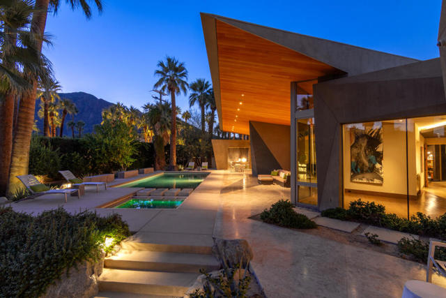 740 N Prescott Drive, Palm Springs CA: https://media.crmls.org/mediaz/c051d432-bb06-49cd-8b1c-09b7318fb311.jpg