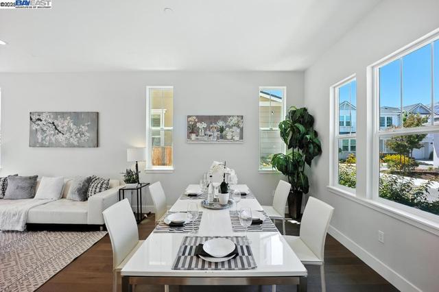 8360 Marine Way, Newark CA: https://media.crmls.org/mediaz/c052d40e-3be7-4ef0-be02-b3eccc207bb2.jpg