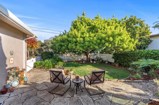 1109 McClellan Avenue, Monterey CA: https://media.crmls.org/mediaz/c052d960-41f1-4623-9e62-f170620af850.jpg