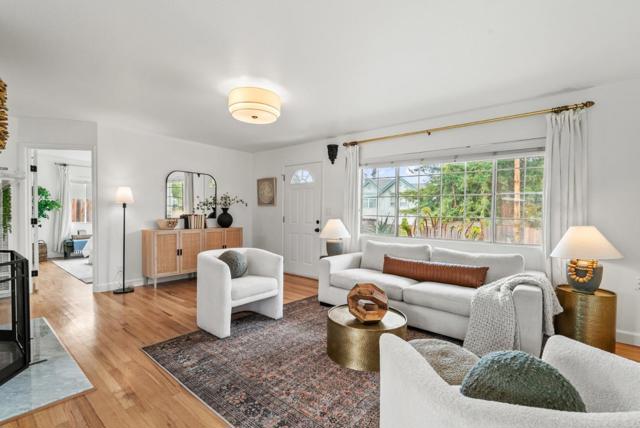 3080 Eleanor Way, Santa Cruz CA: https://media.crmls.org/mediaz/c0544d61-1a30-4838-8868-da9fe8bee699.jpg