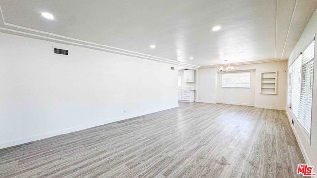 565 W El Morado Court, Ontario CA: https://media.crmls.org/mediaz/c054628b-b32d-4bd8-9c48-8a88e90e7baf.jpg