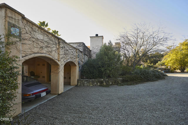 3450 Thacher Road, Ojai CA: https://media.crmls.org/mediaz/c05554df-b184-4497-9f0a-f2a2d735d795.jpg