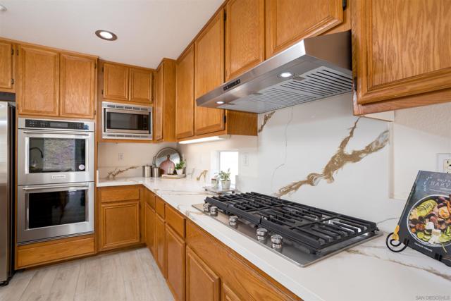 2168 Pointe Parkway, Spring Valley CA: https://media.crmls.org/mediaz/c0555708-14c3-40ec-a14e-c181116e2f7f.jpg