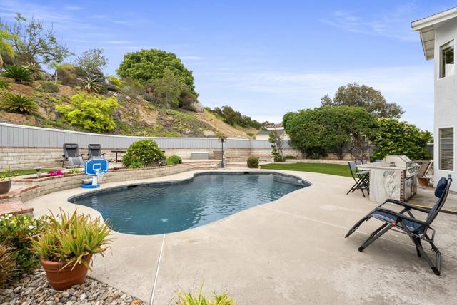 11984 Paseo Fuerte, El Cajon CA: https://media.crmls.org/mediaz/c055c9d5-0067-459e-ad8b-cad7f7644624.jpg