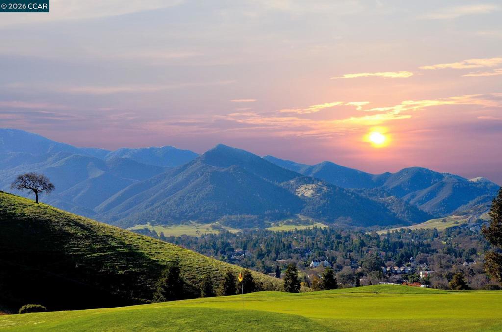 https://media.crmls.org/mediaz/c055d09c-7b28-4113-aa22-32d114c2b118.jpg?preset=X-Large
