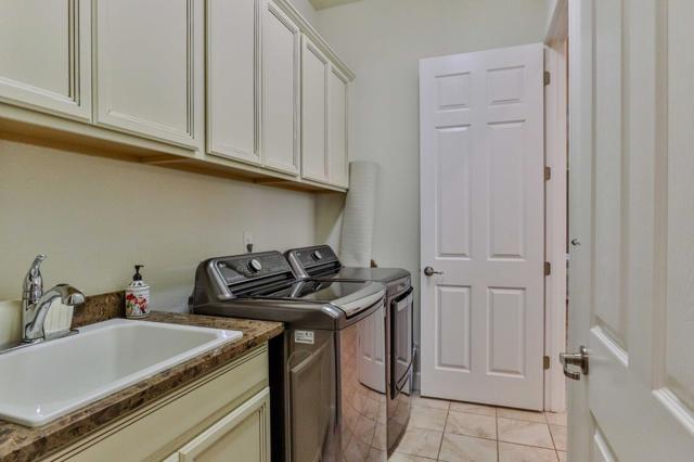 2671 Glen Echo Lane, Manteca CA: https://media.crmls.org/mediaz/c0560827-dc14-4db3-88fa-16075ed25df4.jpg