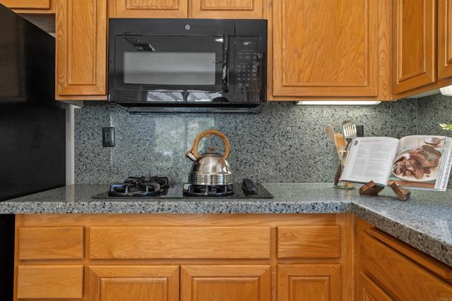 2228 Corte Ananas, Carlsbad CA: https://media.crmls.org/mediaz/c0572f8c-6624-4fb2-b46c-08c1a45f6470.jpg