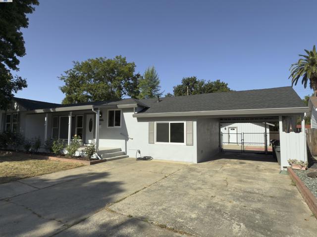 2809 Avalon Dr, Sacramento CA: https://media.crmls.org/mediaz/c05835bb-3fe6-4616-aac9-aef36dd9dcef.jpg