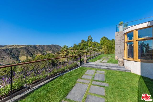 1625 Summitridge Drive, Beverly Hills, California 90210, 7 Bedrooms Bedrooms, ,8 BathroomsBathrooms,Single Family Residence,For Sale,Summitridge,23329849