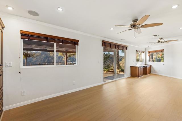 Detail Gallery Image 11 of 54 For 26332 Sky Dr, Escondido,  CA 92026 - 3 Beds | 2/1 Baths