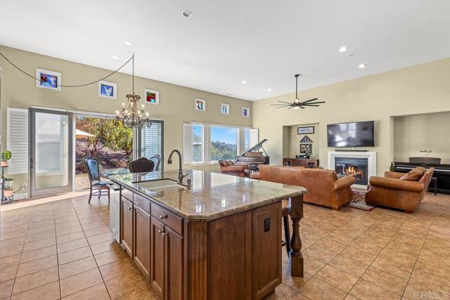 29472 Welk Highland Dr., Escondido CA: https://media.crmls.org/mediaz/c058bb54-63eb-4405-ae97-4f62fd4e2681.jpg