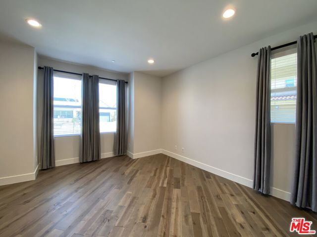 18648 Juniper Springs Drive, Canyon Country CA: https://media.crmls.org/mediaz/c0592f4b-1998-436d-8ca5-5085b9ae6706.jpg